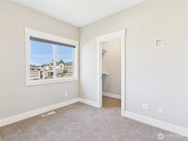 925 N Macaw Avenue, East Wenatchee, WA 98802