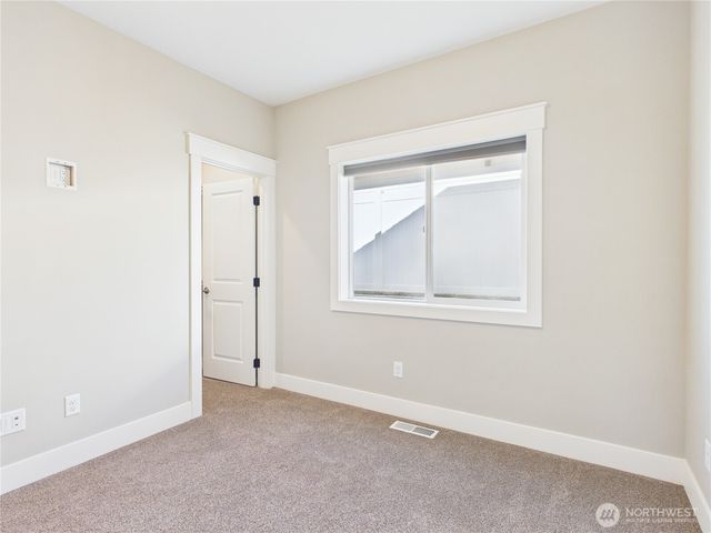 925 N Macaw Avenue, East Wenatchee, WA 98802