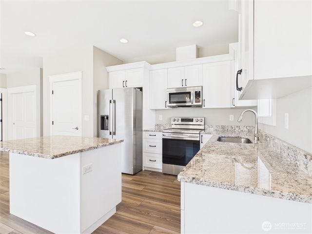 925 N Macaw Avenue, East Wenatchee, WA 98802