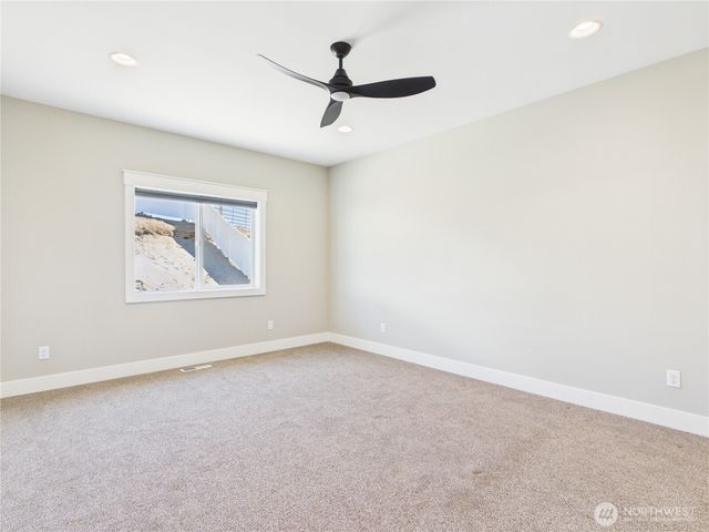 925 N Macaw Avenue, East Wenatchee, WA 98802