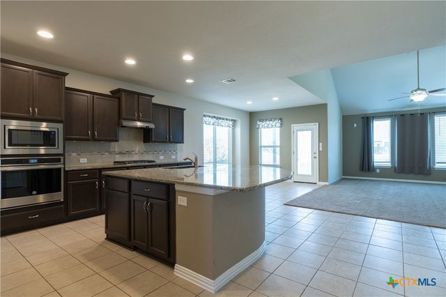 634 Blossom Valley Stream, Buda, TX 78610