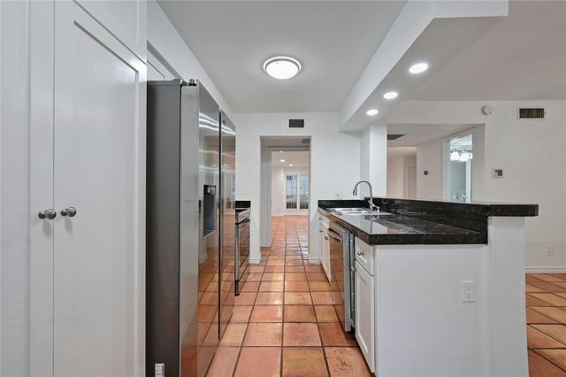 6637 Valleyside RD, Austin, TX 78731