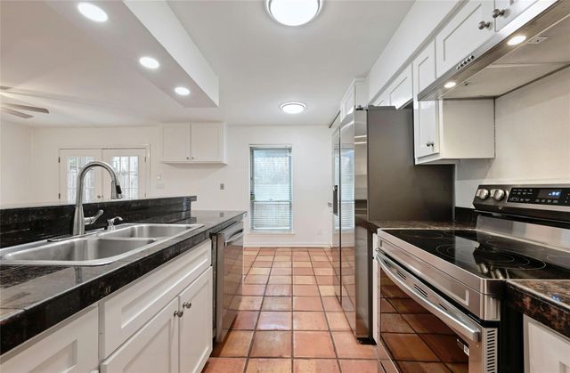 6637 Valleyside RD, Austin, TX 78731