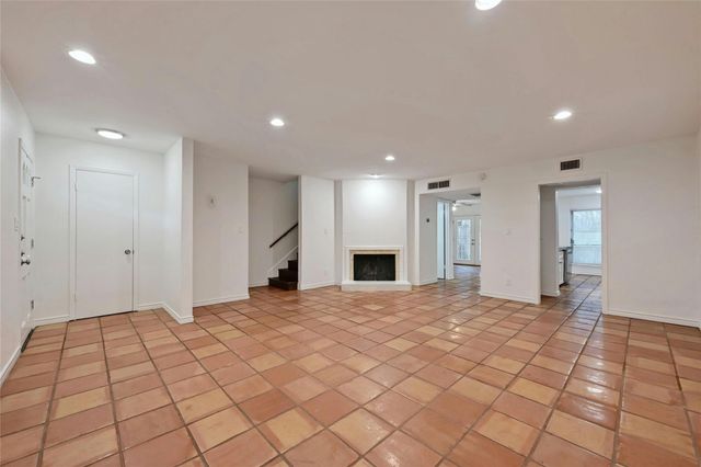 6637 Valleyside RD, Austin, TX 78731