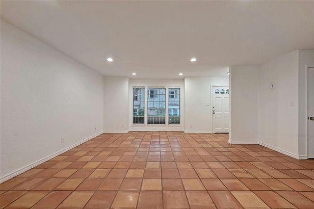6637 Valleyside RD, Austin, TX 78731