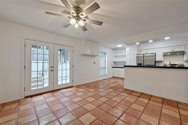 6637 Valleyside RD, Austin, TX 78731