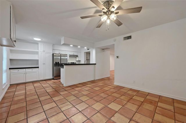 6637 Valleyside RD, Austin, TX 78731