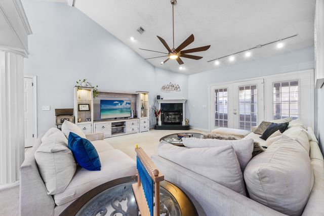 2809 Lee Trevino Court, Shalimar, FL 32579