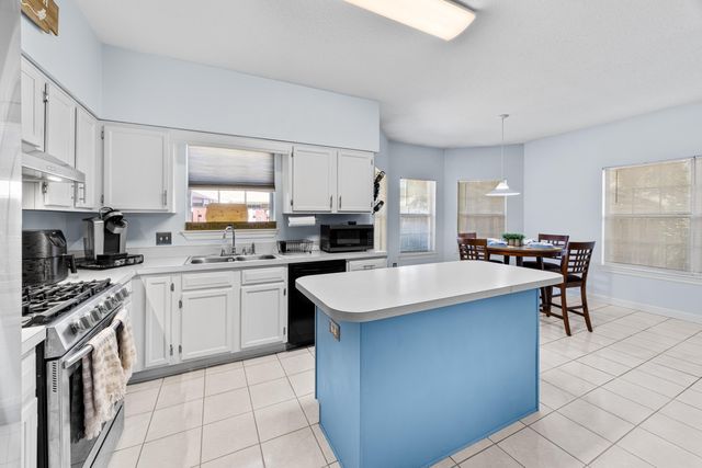 2809 Lee Trevino Court, Shalimar, FL 32579