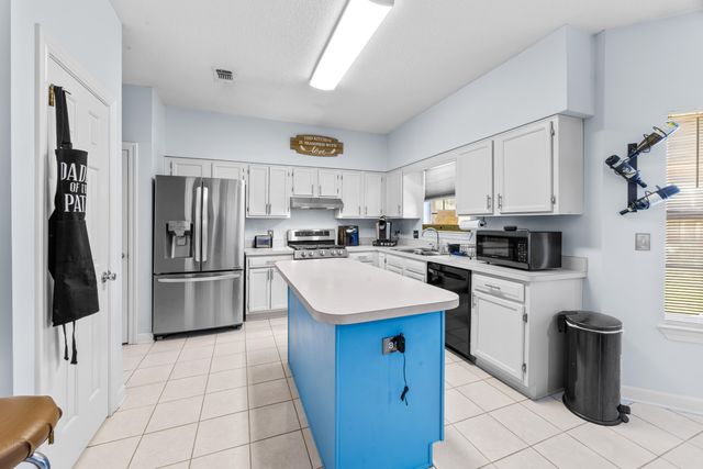 2809 Lee Trevino Court, Shalimar, FL 32579