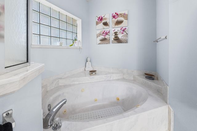 2809 Lee Trevino Court, Shalimar, FL 32579