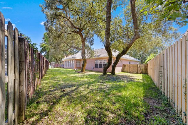 2809 Lee Trevino Court, Shalimar, FL 32579