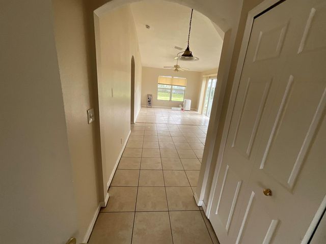 1002 SW Romaine Lane, Port St Lucie, FL 34953
