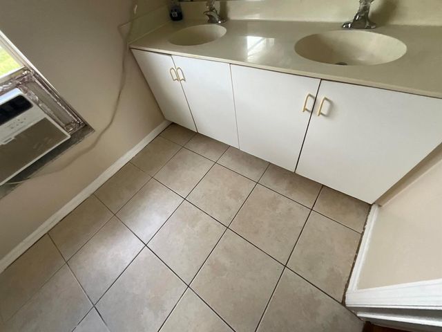 1002 SW Romaine Lane, Port St Lucie, FL 34953