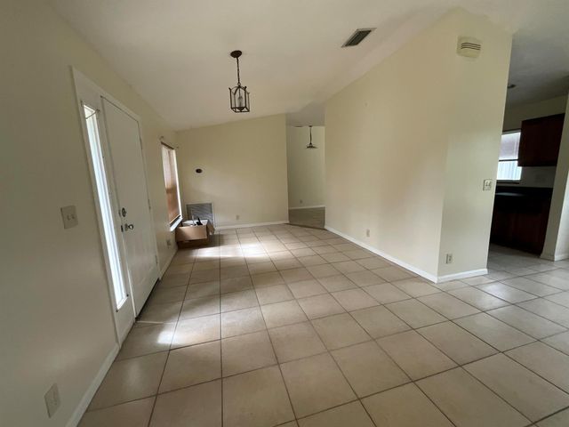 1002 SW Romaine Lane, Port St Lucie, FL 34953