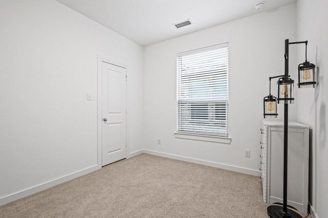 3952 Oak Creek Circle, Denison, TX 75020