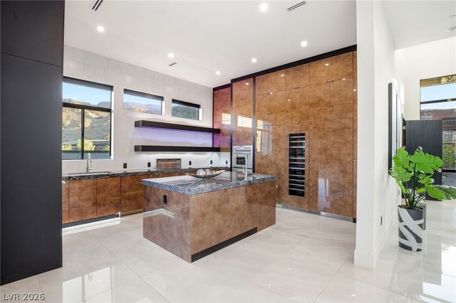 14 SANCTUARY PEAK Court, Henderson, NV 89012