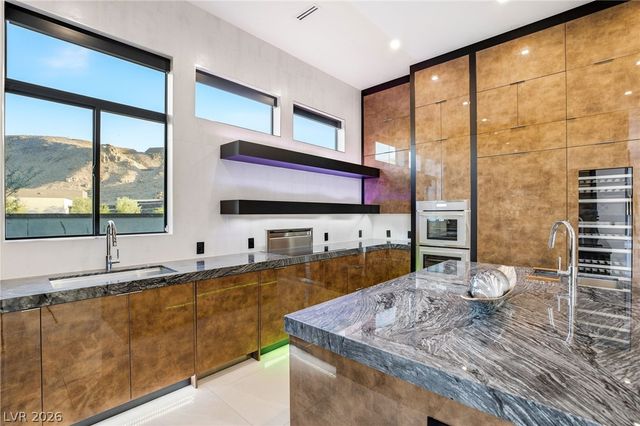14 SANCTUARY PEAK Court, Henderson, NV 89012