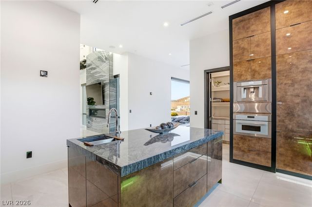 14 SANCTUARY PEAK Court, Henderson, NV 89012