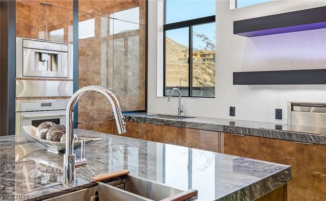 14 SANCTUARY PEAK Court, Henderson, NV 89012