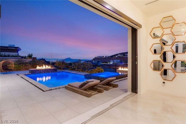 14 SANCTUARY PEAK Court, Henderson, NV 89012