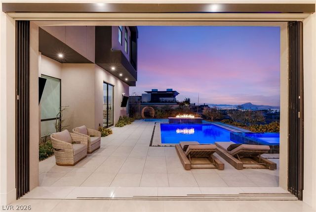 14 SANCTUARY PEAK Court, Henderson, NV 89012