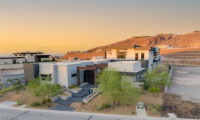 14 SANCTUARY PEAK Court, Henderson, NV 89012
