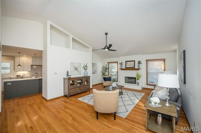 6843 Coffee Springs Drive S, St Louis, MO 63129