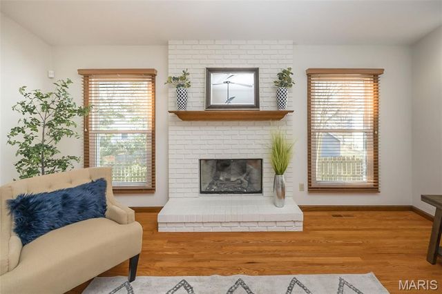 6843 Coffee Springs Drive S, St Louis, MO 63129