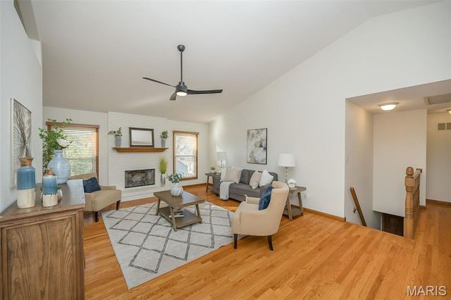 6843 Coffee Springs Drive S, St Louis, MO 63129