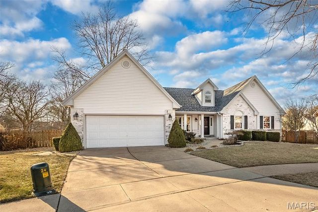 6843 Coffee Springs Drive S, St Louis, MO 63129