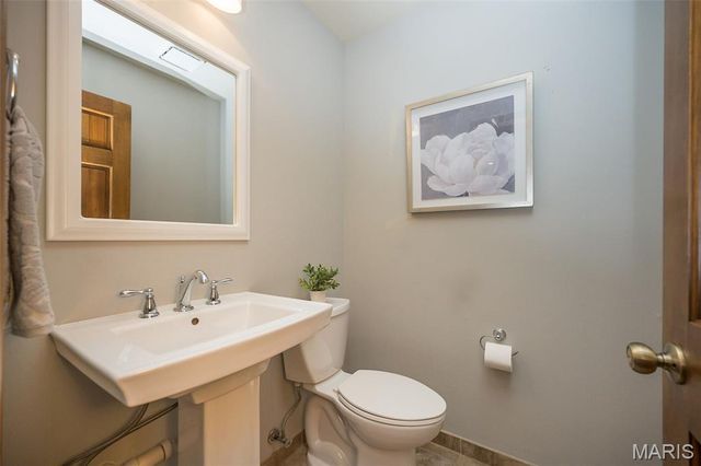 6843 Coffee Springs Drive S, St Louis, MO 63129