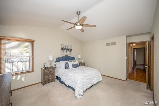 6843 Coffee Springs Drive S, St Louis, MO 63129