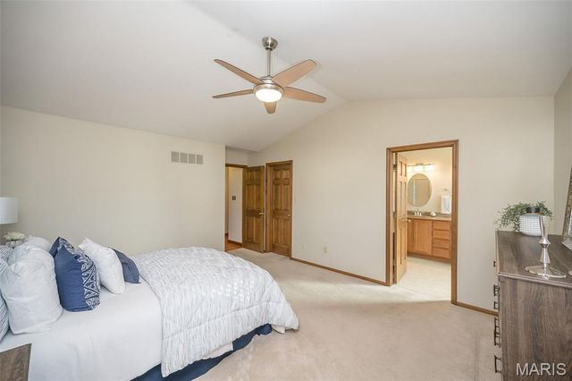 6843 Coffee Springs Drive S, St Louis, MO 63129