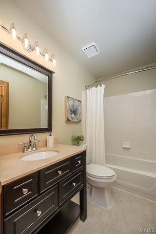 6843 Coffee Springs Drive S, St Louis, MO 63129