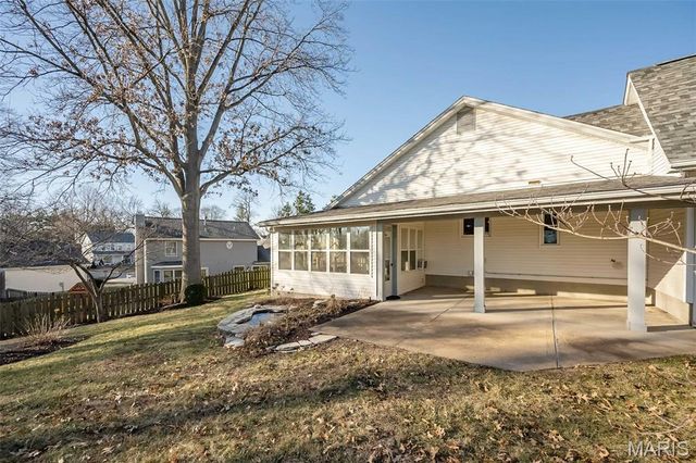 6843 Coffee Springs Drive S, St Louis, MO 63129