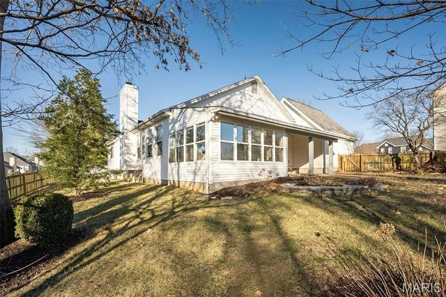 6843 Coffee Springs Drive S, St Louis, MO 63129