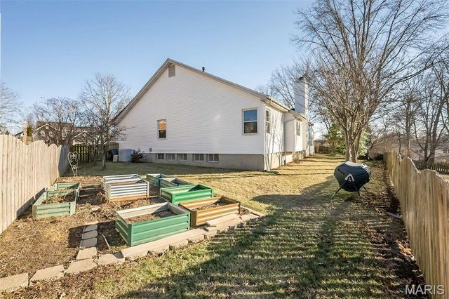 6843 Coffee Springs Drive S, St Louis, MO 63129