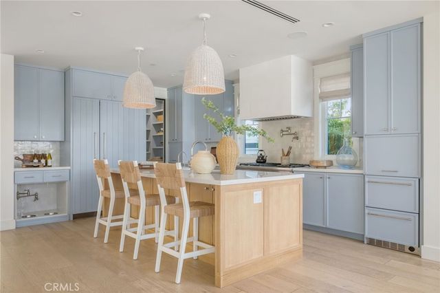 153 Granada Avenue, Long Beach, CA 90803