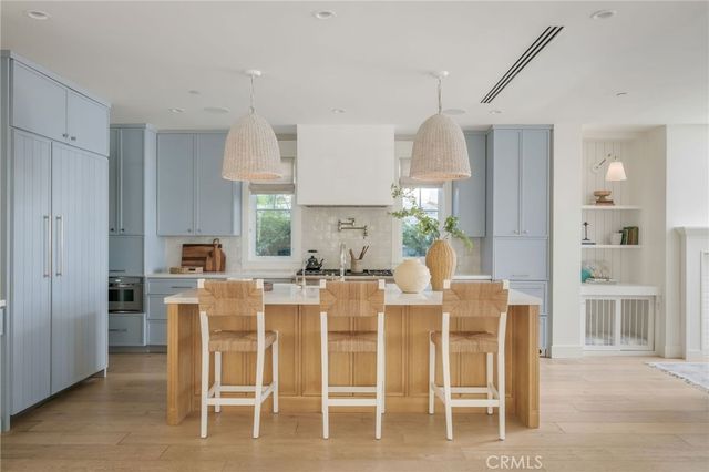 153 Granada Avenue, Long Beach, CA 90803