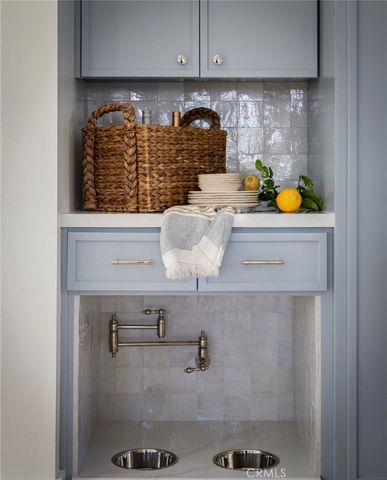 153 Granada Avenue, Long Beach, CA 90803