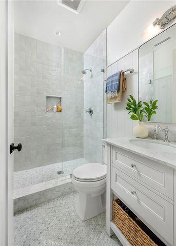 153 Granada Avenue, Long Beach, CA 90803