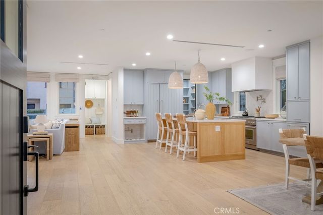 153 Granada Avenue, Long Beach, CA 90803