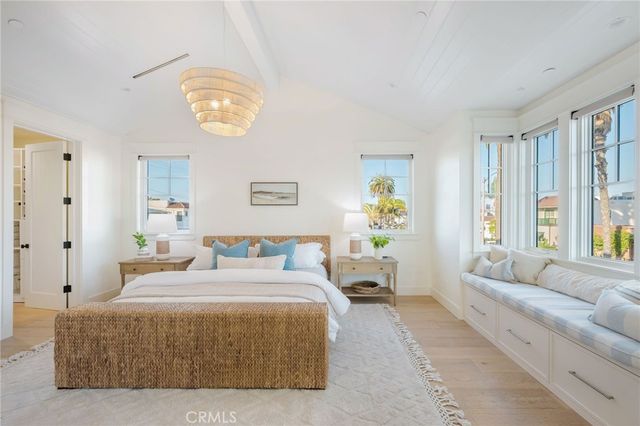 153 Granada Avenue, Long Beach, CA 90803