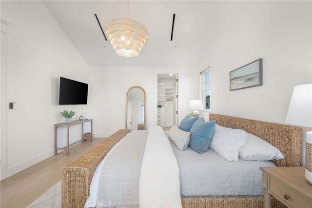 153 Granada Avenue, Long Beach, CA 90803