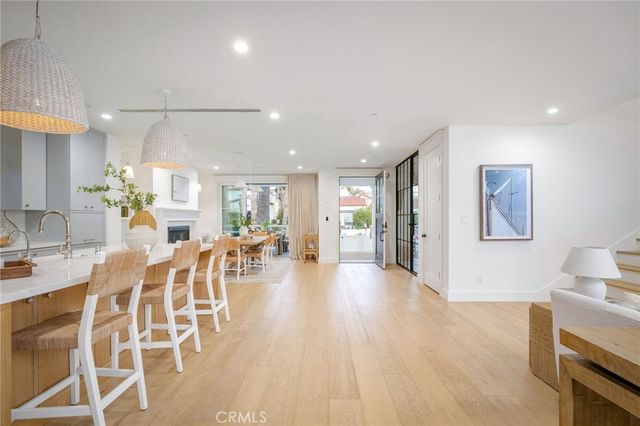 153 Granada Avenue, Long Beach, CA 90803