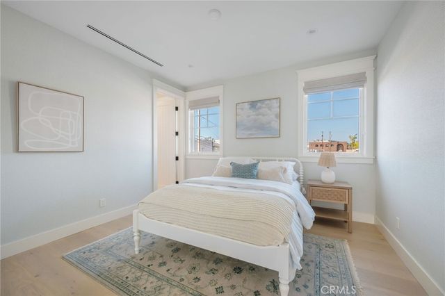 153 Granada Avenue, Long Beach, CA 90803