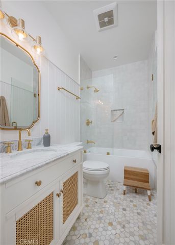 153 Granada Avenue, Long Beach, CA 90803