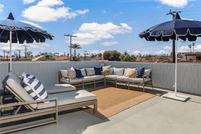 153 Granada Avenue, Long Beach, CA 90803