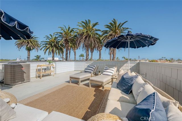 153 Granada Avenue, Long Beach, CA 90803